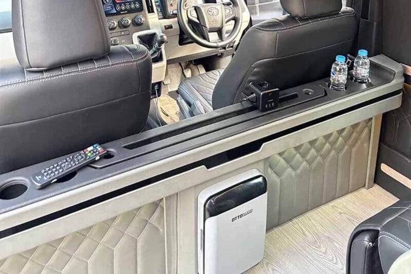 Sewa Hiace Premio Luxury