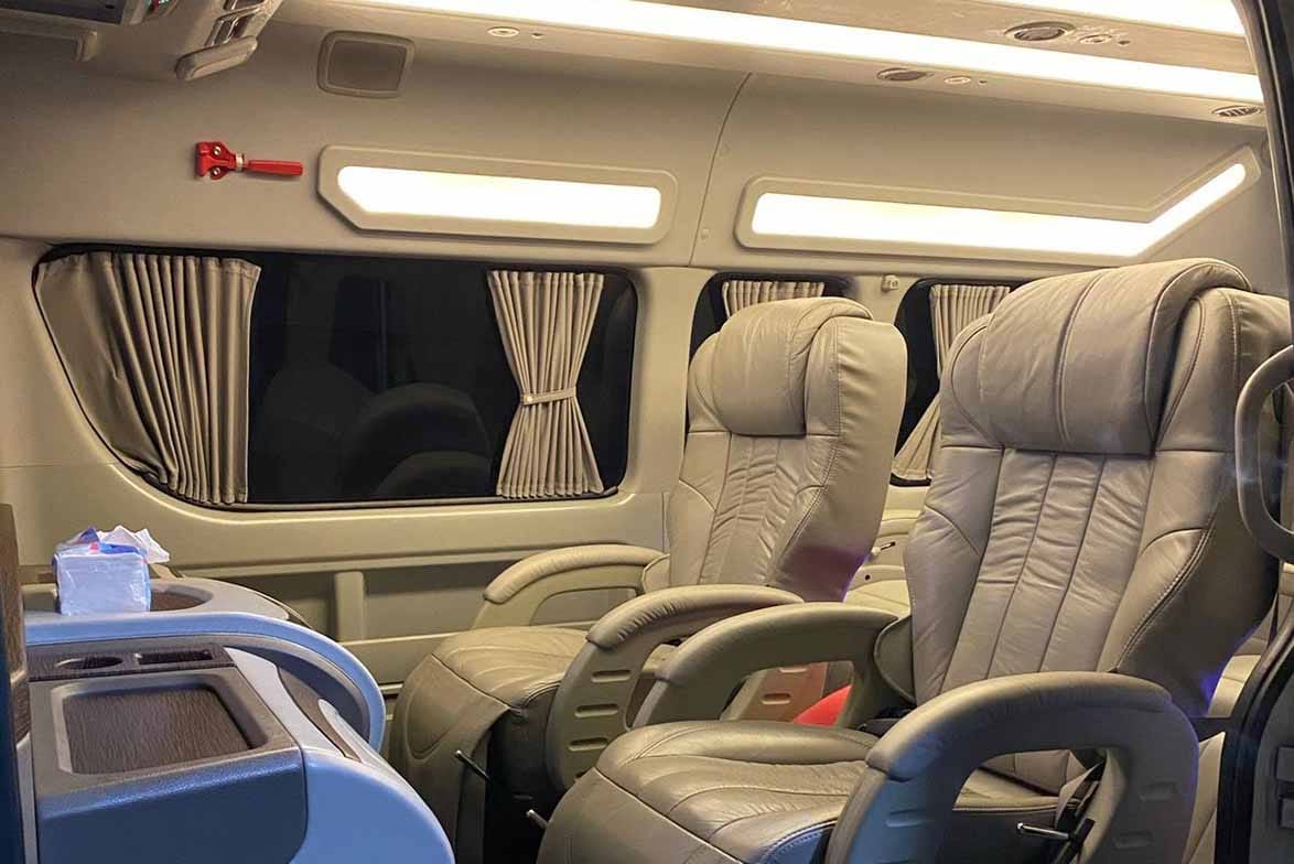 Sewa Hiace Luxury Jakarta