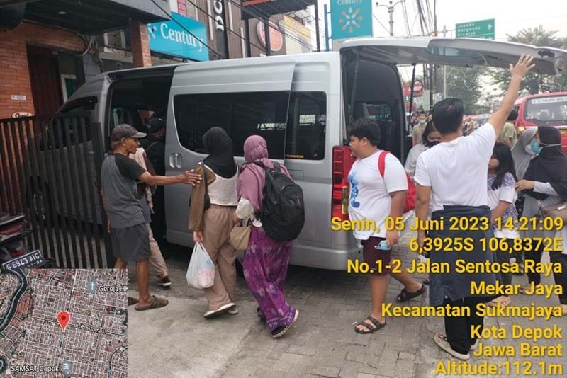 Sewa Hiace Pondok Bahar